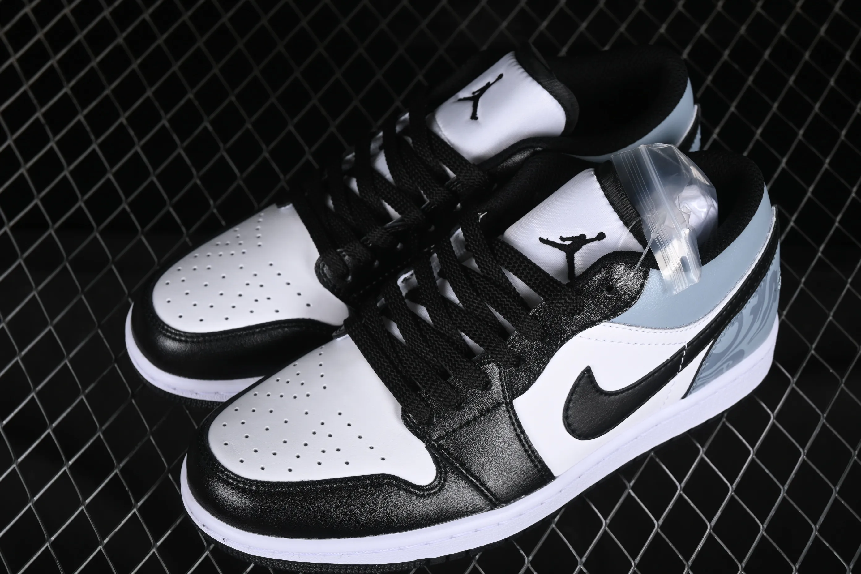 All categories Air Jordan Jordan series basketball shoes Air Jordan 1 Low Cost-effective version Air Jordan 1 Low AJ1 Joe 1 Santimes Laboratory Interstellar Exploration Land of Silence Low-top retro basketball shoes 553558-132